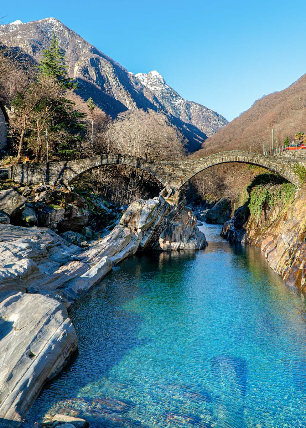 Lavertezzo bridge – Virtual Reality Vacation